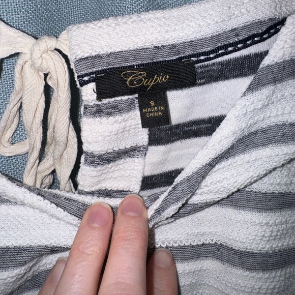 Cupio Crochet Boho Strip Top - Picture 2 of 6